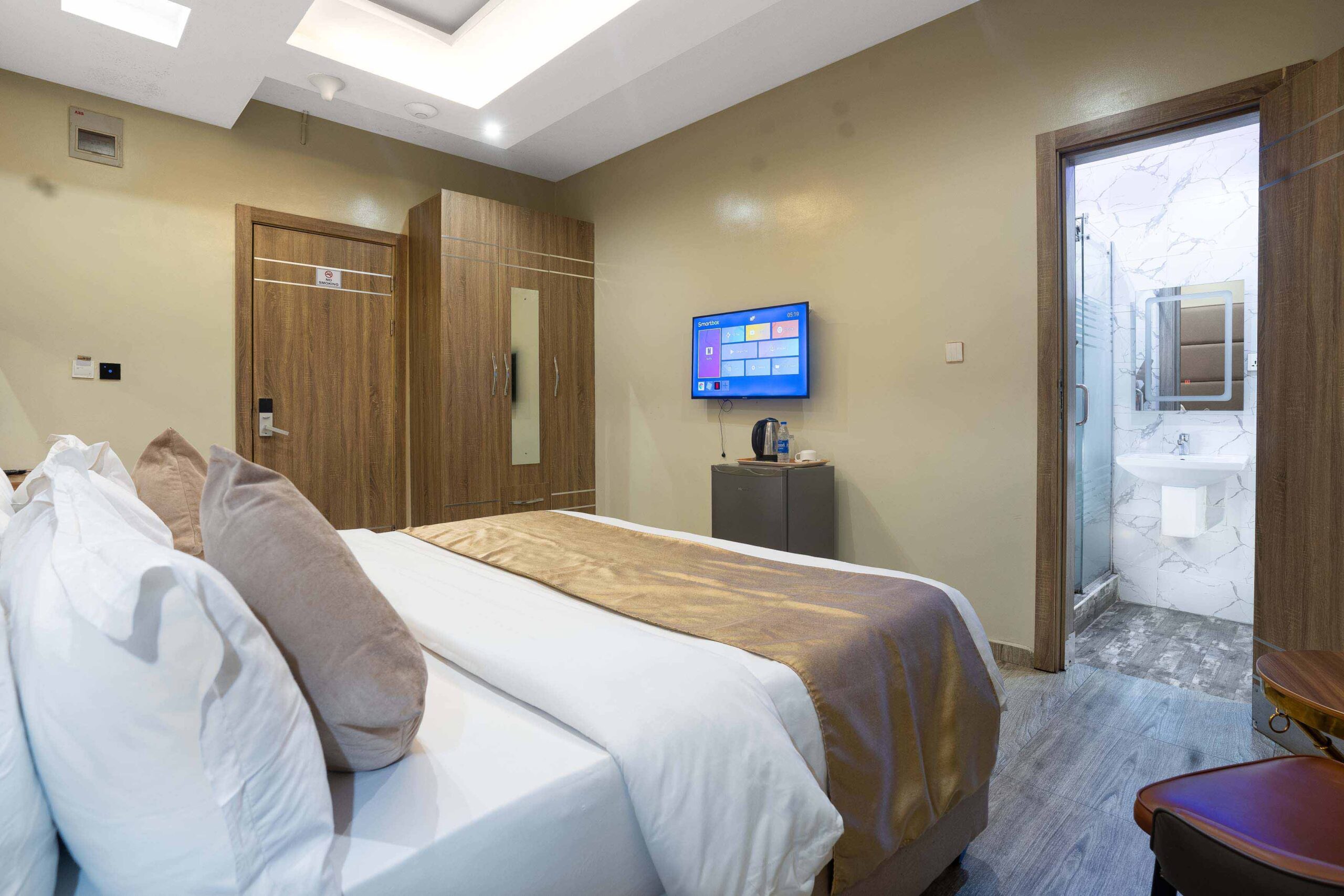 Rooms 8